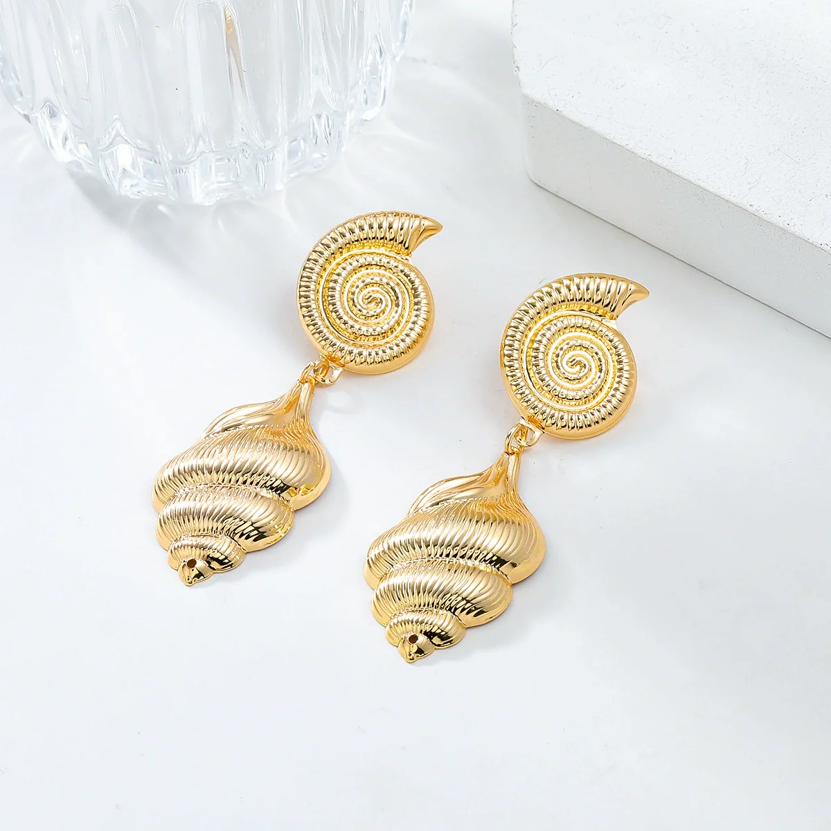 Alloy Women's Multilayer Conch Earrings With Geometric Animal And Zodiac Patterns And Electroplating Process - Image 2