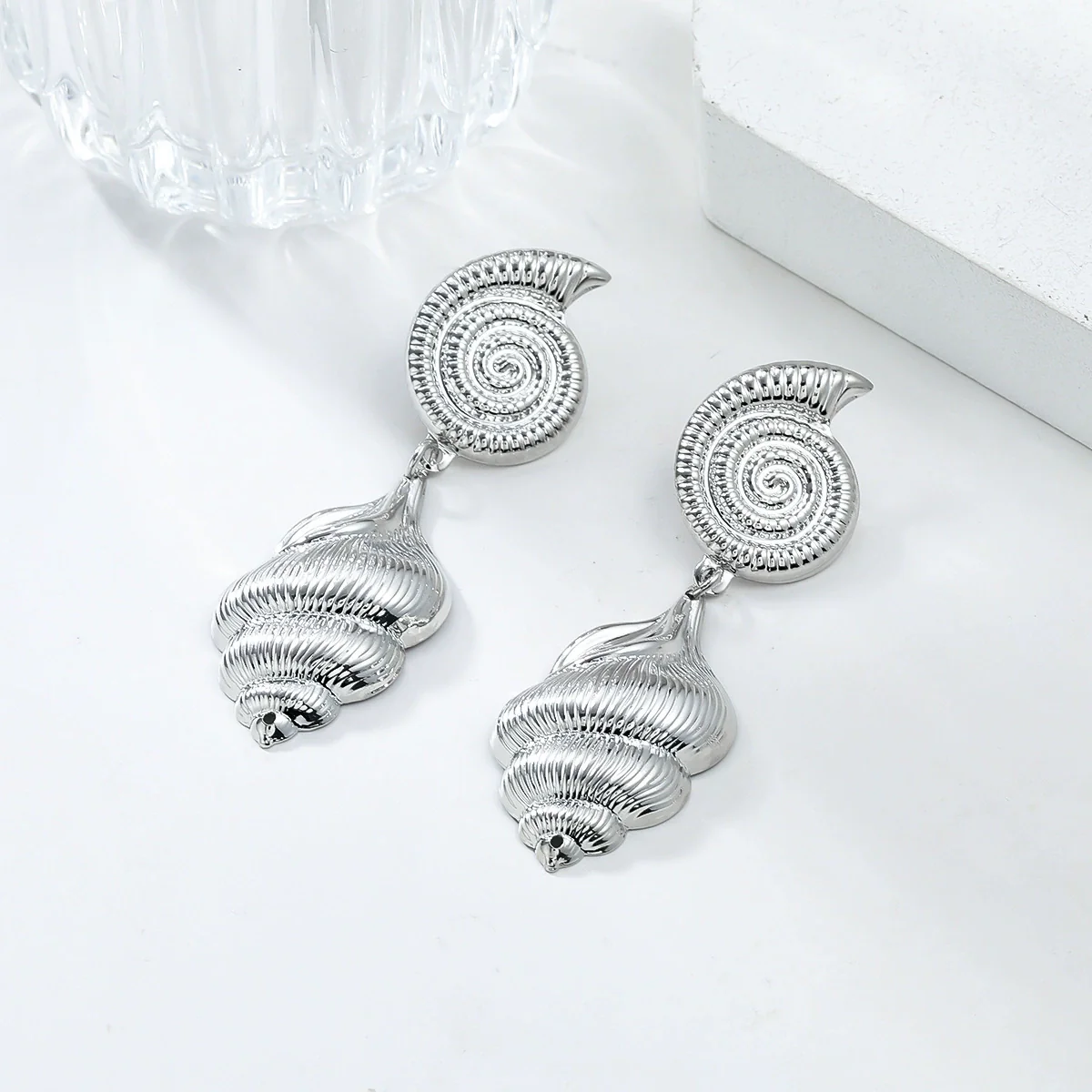 Alloy Women's Multilayer Conch Earrings With Geometric Animal And Zodiac Patterns And Electroplating Process - Image 3