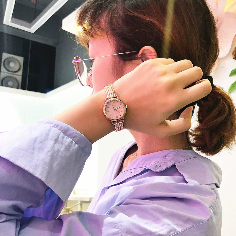 Artistic Alloy Metal Chain Watch For Female Middle School Students Round Dial Retro Style - Image 4