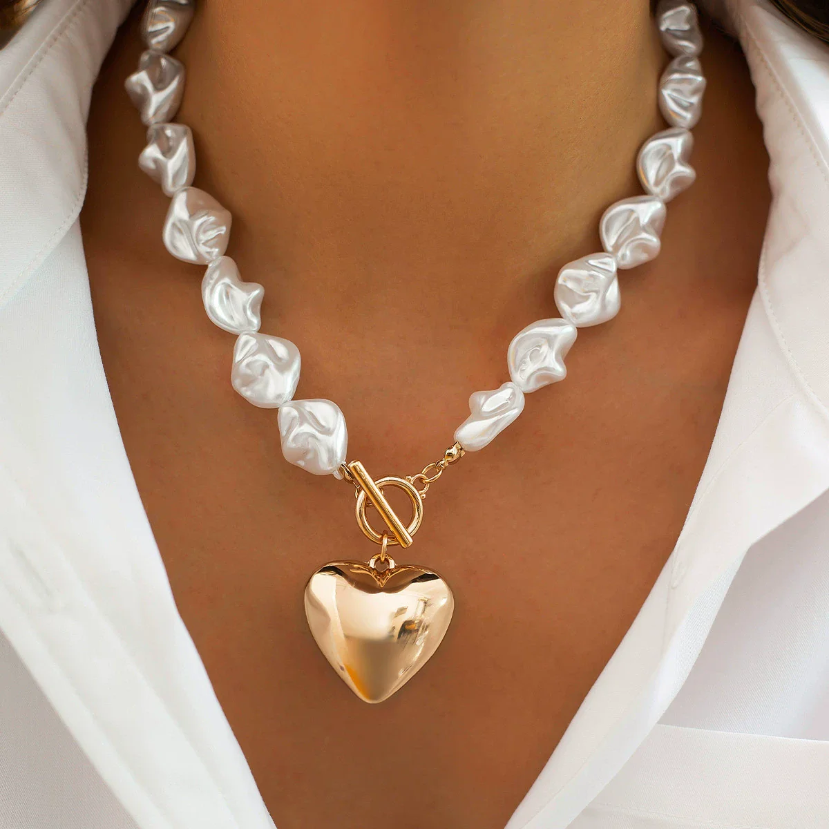 Baroque Imitation Pearl Beaded Clavicle Necklace Women's Retro French Alloy Geometric Electroplated Pendant Necklace - Image 6