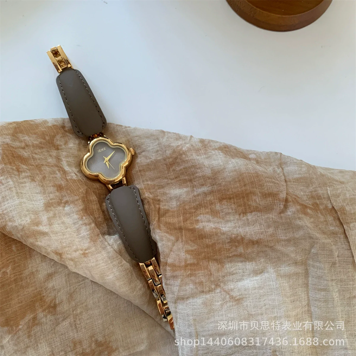 Belt Bracelet Watch Women Medieval Style Alloy Stainless Steel Four Leaf Clover Flower Shape - Image 8