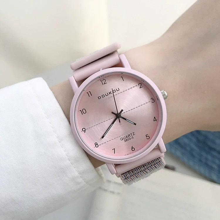 Casual Alloy Case Round Dial Pointer Watch With Pin Buckle For Women And Men