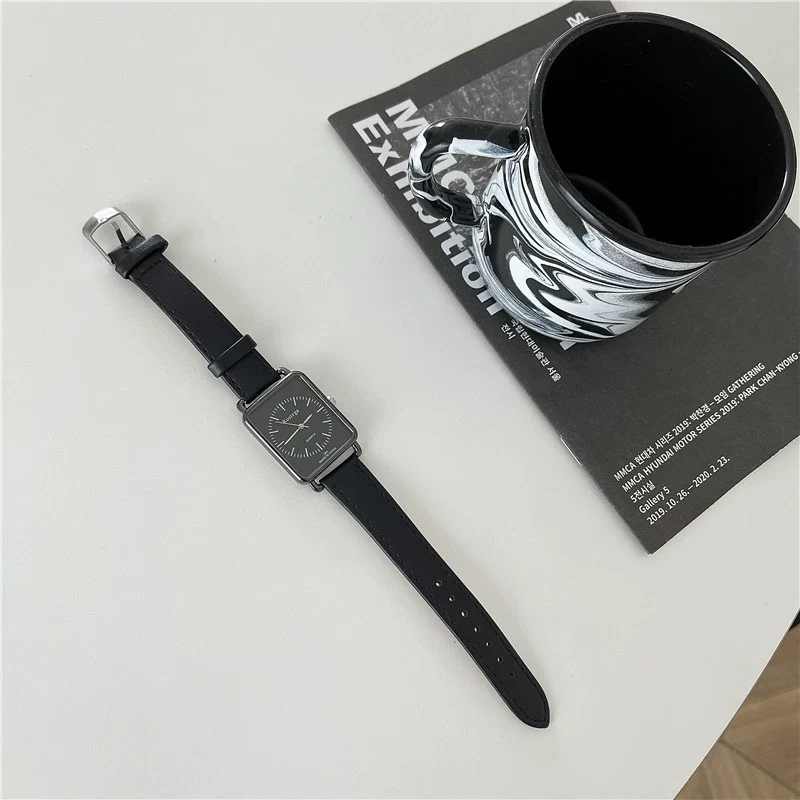Casual Alloy Case Women's Square Retro Fashion Watch - Image 5