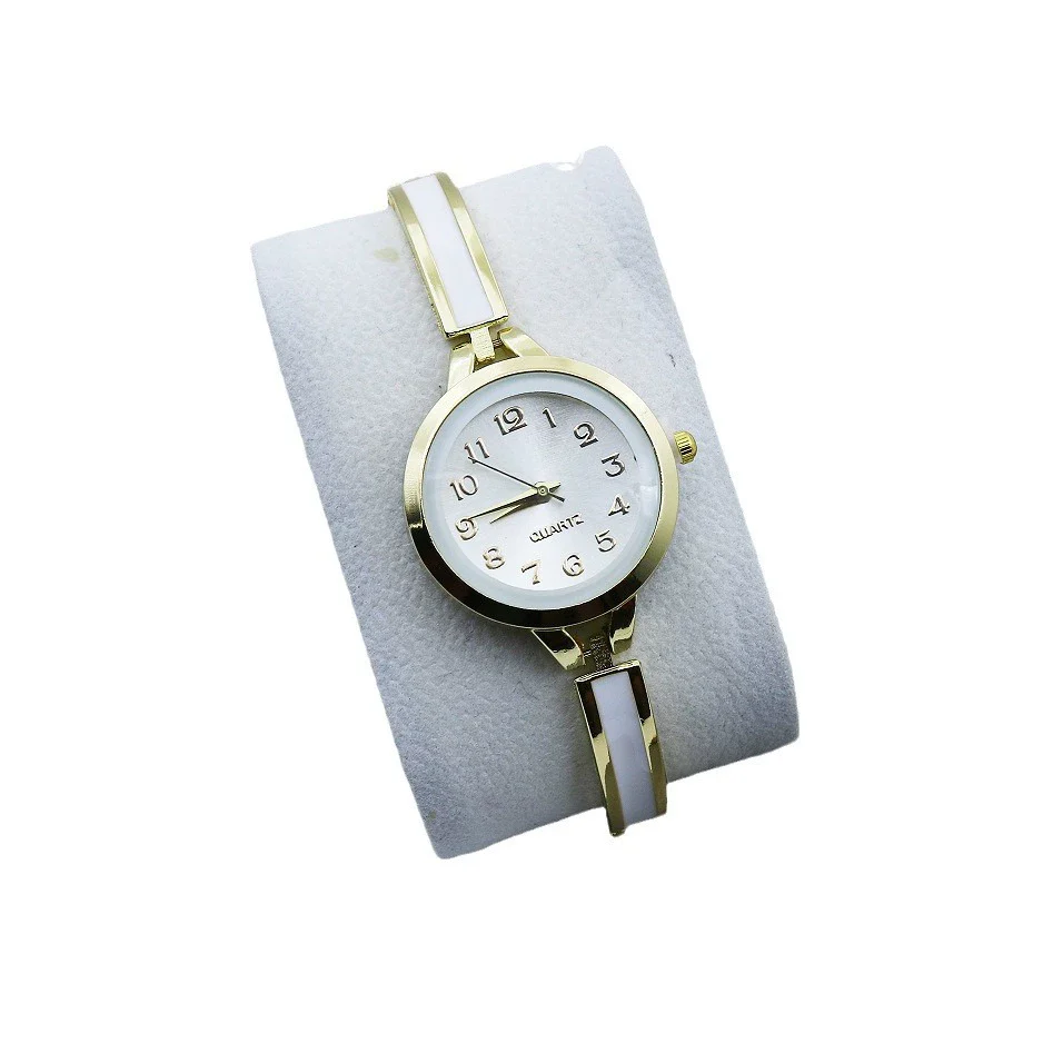 Casual Female Quartz Watch Alloy Strap Round Dial - Image 5