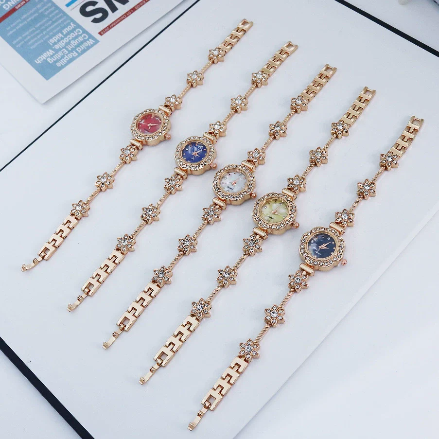 Casual Women's Alloy And Stainless Steel Bracelet Watch With Flower Shape Dial And Diamondstudded Design