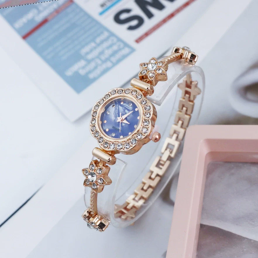 Casual Women's Alloy And Stainless Steel Bracelet Watch With Flower Shape Dial And Diamondstudded Design - Image 4