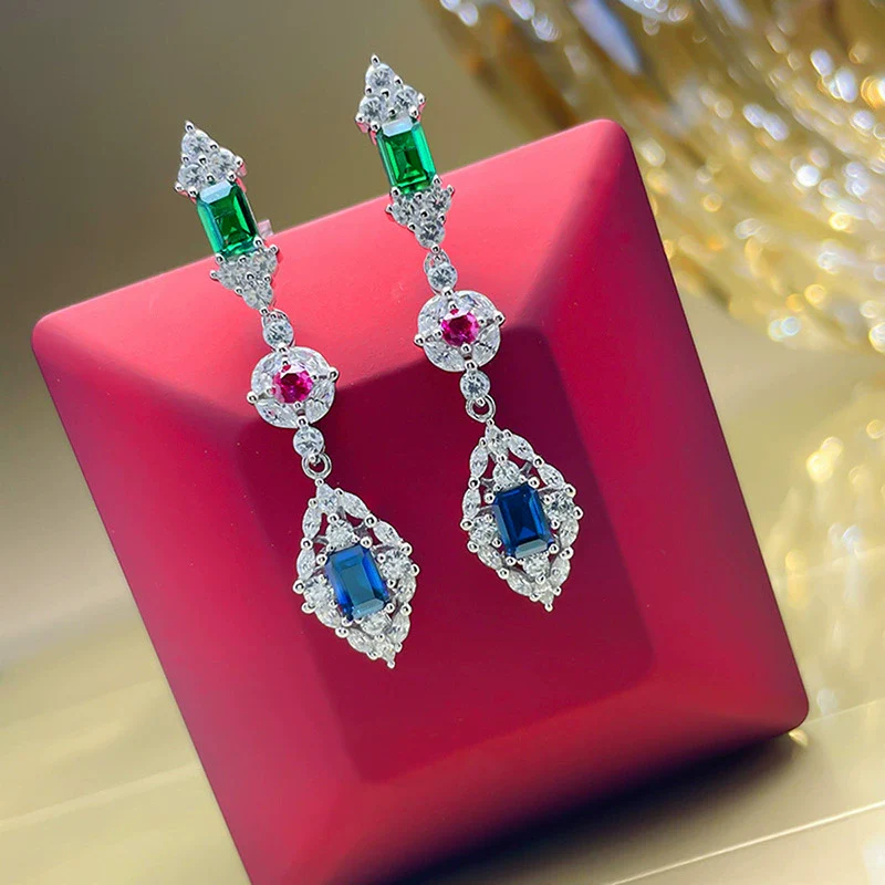 Copper Geometric Inlaid Zircon Women's Light Luxury Earrings - Image 2