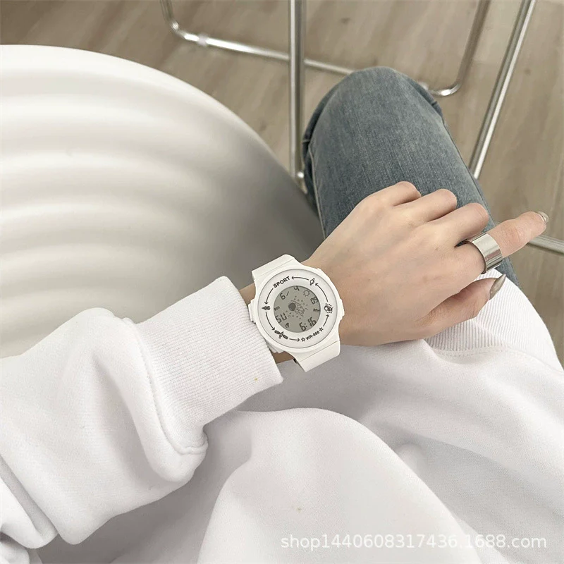 Electronic Watch Spaceman Style Plastic Case Silicone Strap Plastic Mirror Waterproof For Couples - Image 2