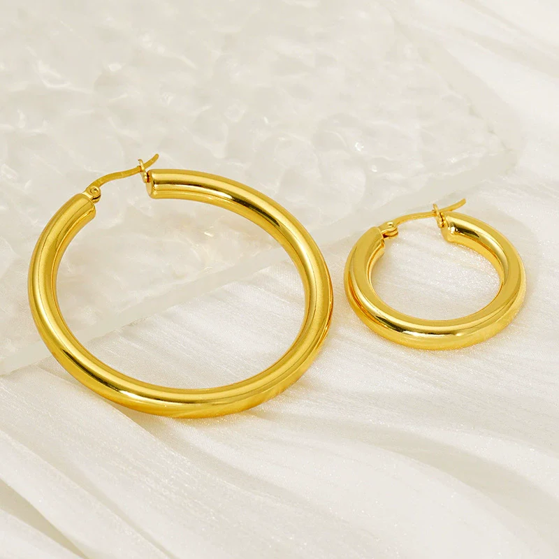 Exaggerated Large Ringshaped Geometric 316L Stainless Steel Earrings 18K Goldplated - Image 4