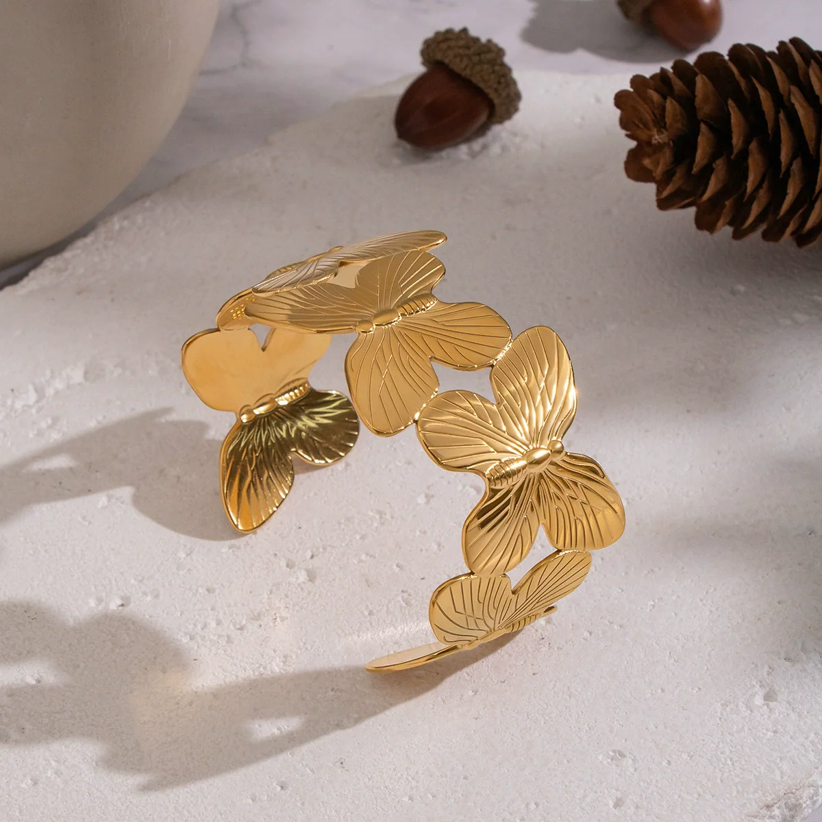 Exaggerated Widefaced Golden Butterfly Stitching Stainless Steel Electroplated Bracelet Jewelry Accessories - Image 2