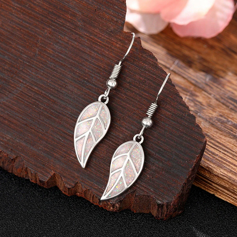 Fashion Design Leaf Copper Women's Earrings - Image 2
