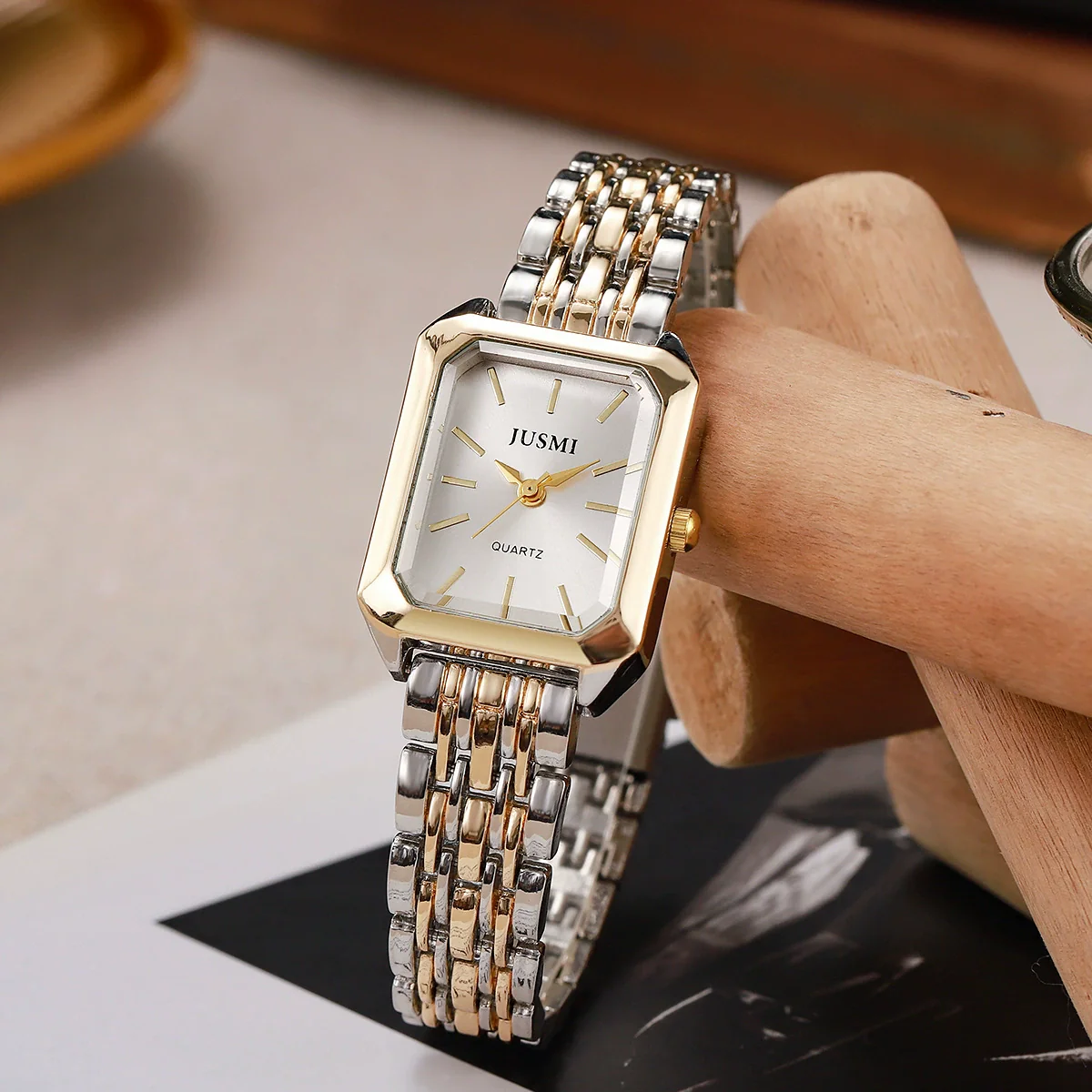 Fashion Distinctive Alloy And Stainless Steel Square Quartz Watch For Women Students - Image 4