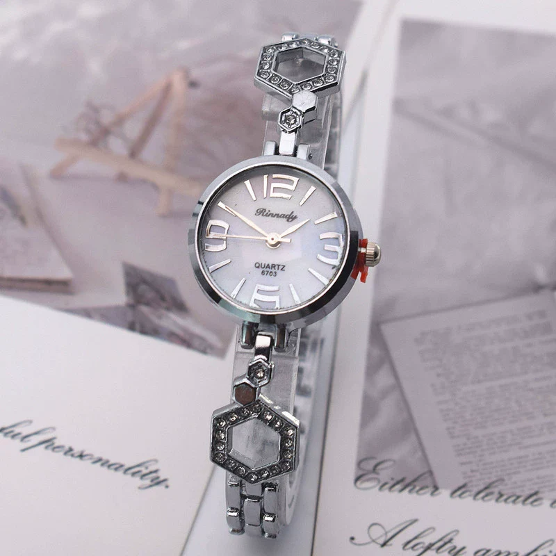Fashion Girls Quartz Watch Alloy Case And Strap Round Dial Imitation Ceramic