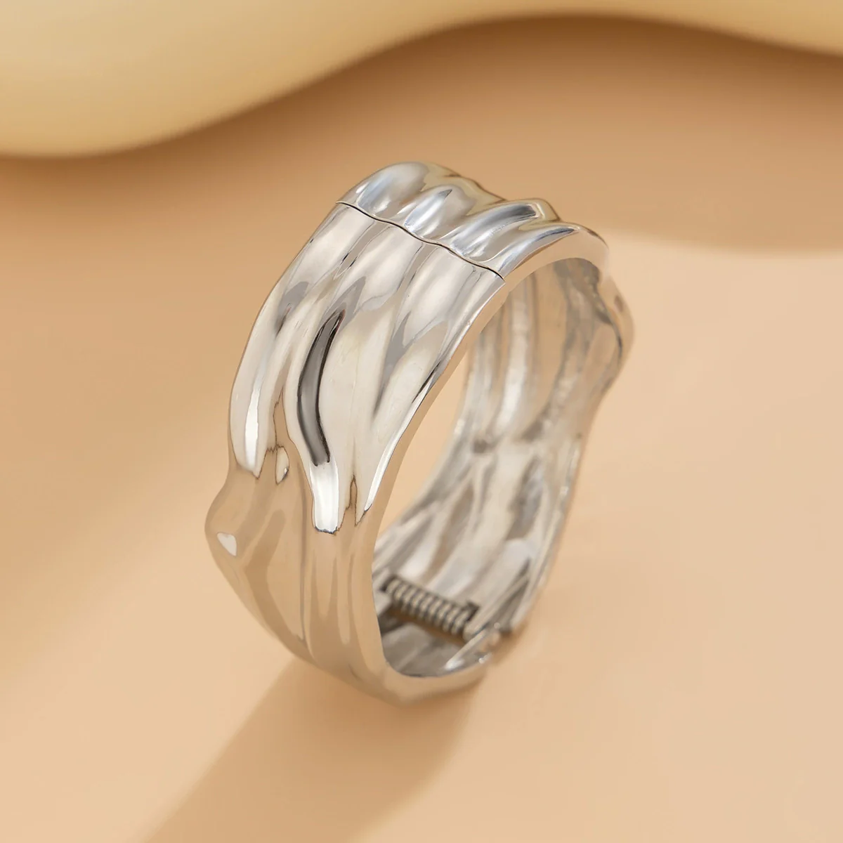Fashion Irregular Liquid Metal Pleated Bracelet Electroplating Highend - Image 6