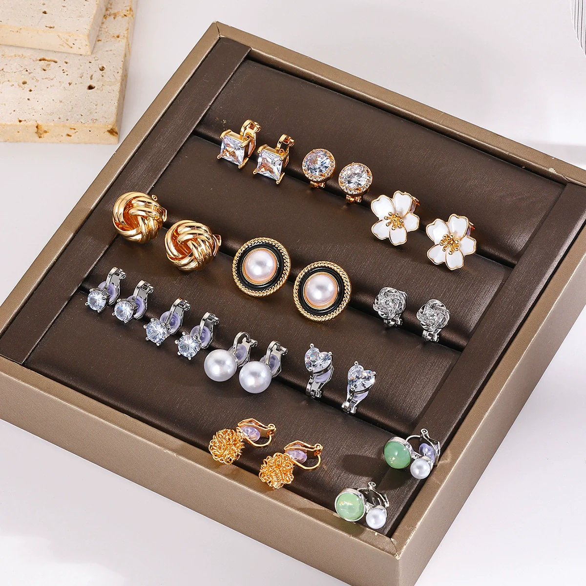 Fashion Metallic Women's Ear Clip Without Ear Holes Copper Geometric Style Set With Diamonds - Image 2