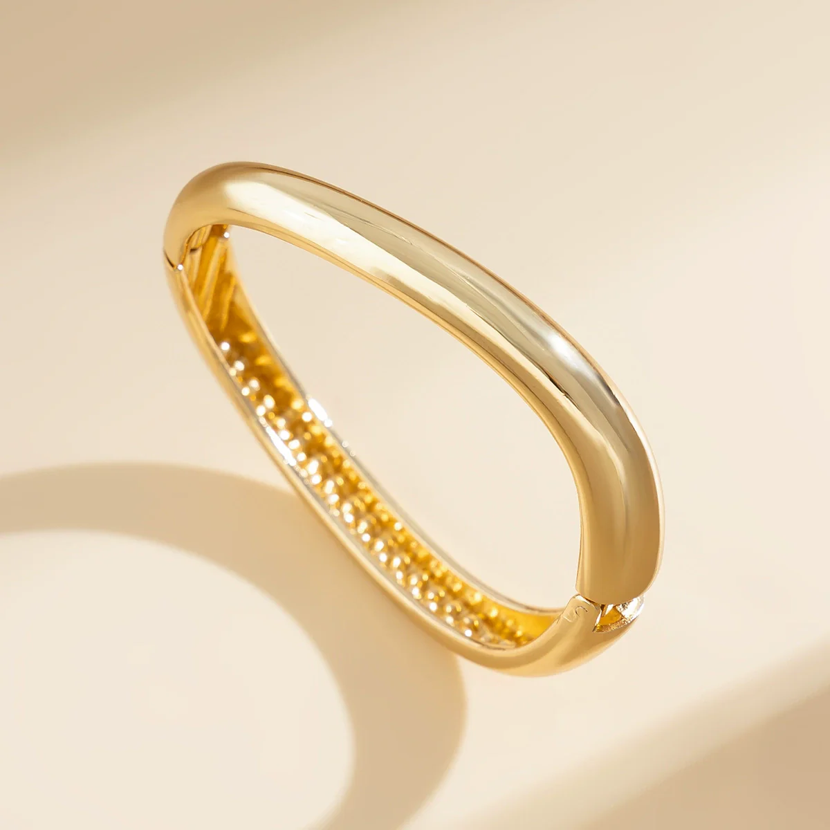 Fashion Textured Metal Pleated Glossy Ins Style Crystal Chain Finger Bracelet For Women With Electroplating - Image 8