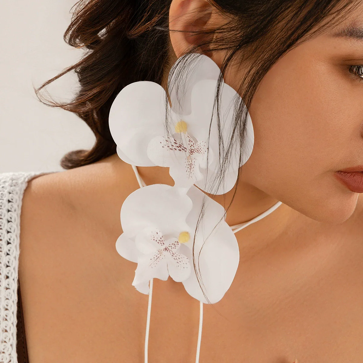 Fashion Threedimensional Flower Geometric Plastic Resin Fabric Wax Thread Handmade Women's Necklace Choker - Image 3