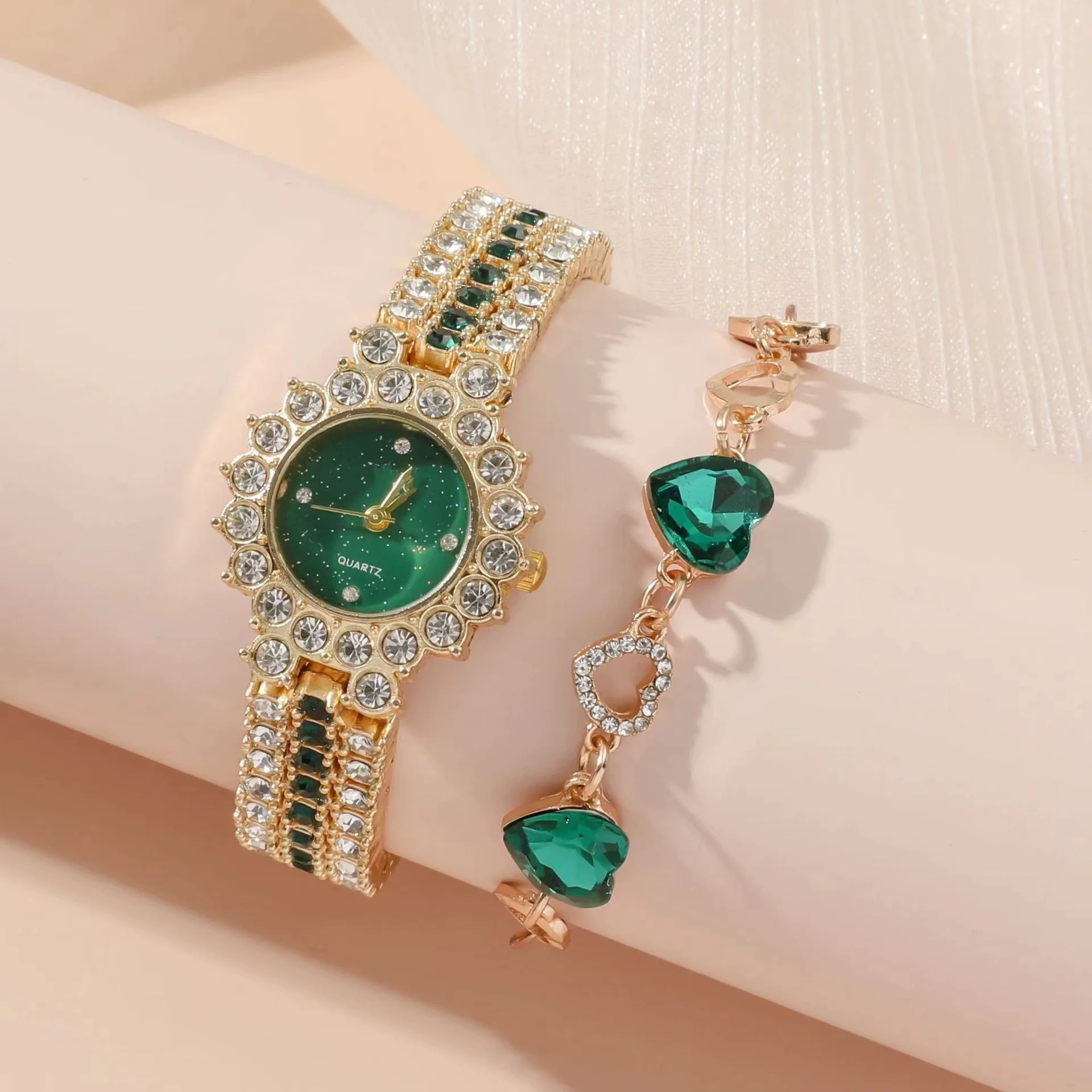 Fashion Women's Alloy Band Round Dial Quartz Watch - Image 4