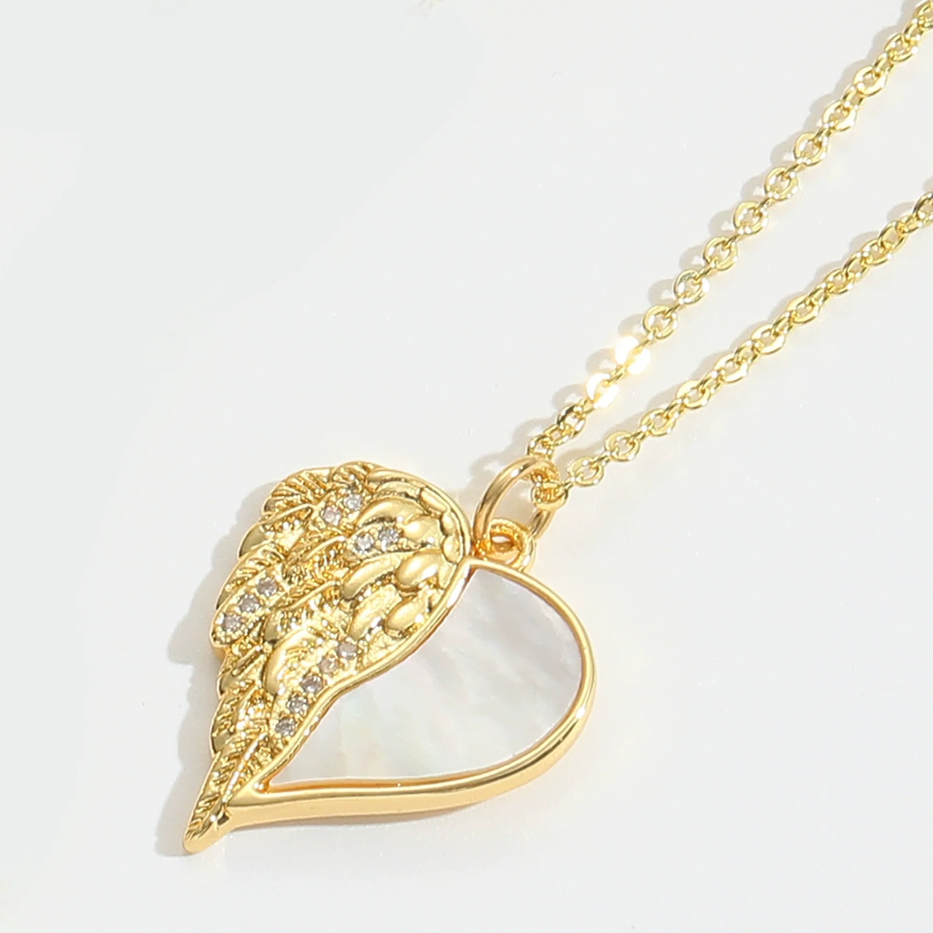 Fashionable Pendant Necklace For Ladies Copper Mixed Gemstone Setting Geometric Style Electroplating O Word Chain - Image 11