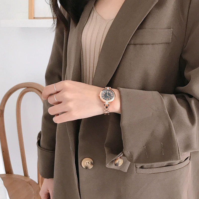 Female Fashion Retro Artistic Alloy And Stainless Steel Bracelet Watch With Round Dial - Image 3