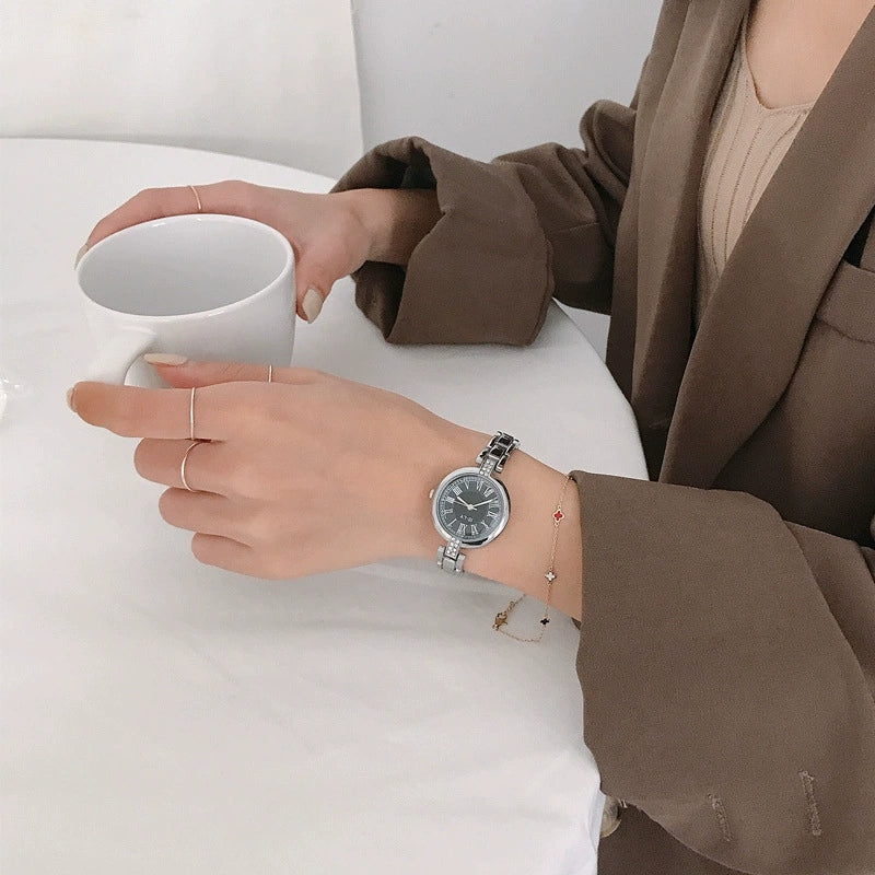 Female Fashion Retro Artistic Alloy And Stainless Steel Bracelet Watch With Round Dial - Image 9