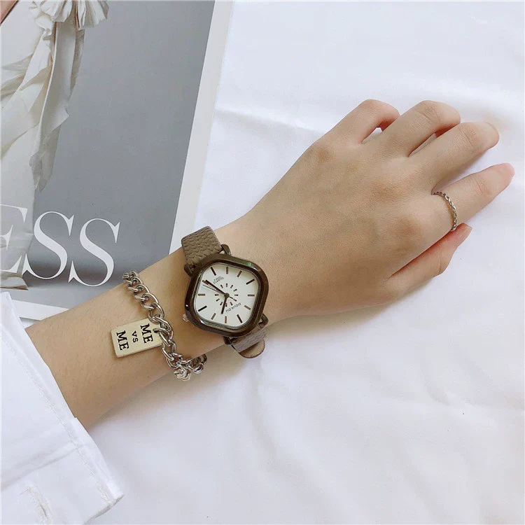 Female Leisure Alloy Case Ordinary Glass Mirror Quartz Watch - Image 3