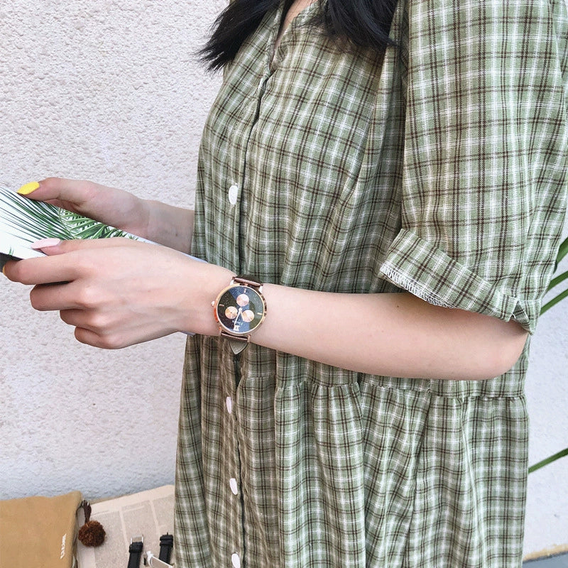 Female Leisure Style Watch Alloy Case Imitation Leather Strap Ordinary Glass Mirror Round Dial - Image 2