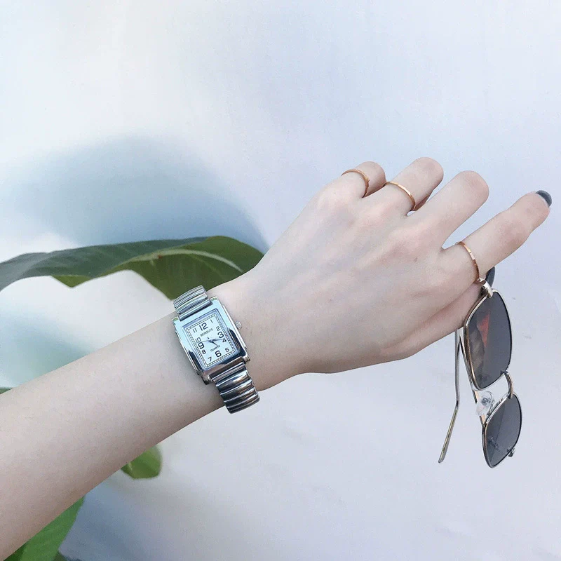 Female Student Square Alloy Bracelet Watch With Printed Logo Simple Cold Style Allmatch Chain Leisure Design - Image 4