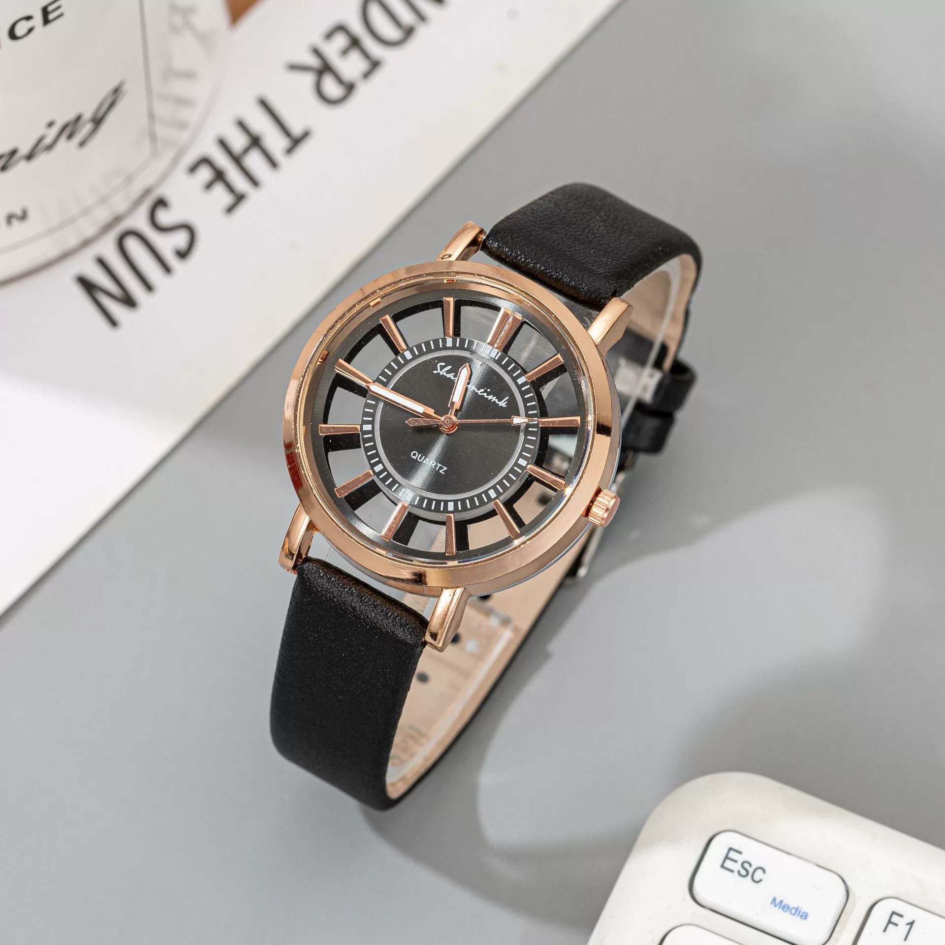 Gear Belt Watch Alloy Case Imitation Leather Strap Stainless Steel Buckle Round Dial Leisure Style - Image 2