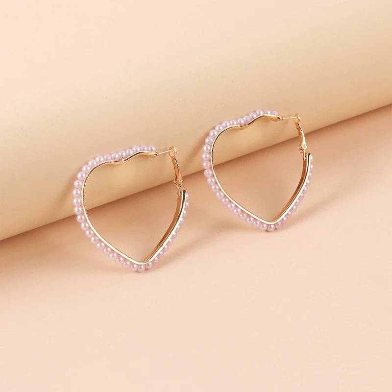 Geometric Lovely Cartoon U Shaped Pearl Earrings For Women Electroplated - Image 3