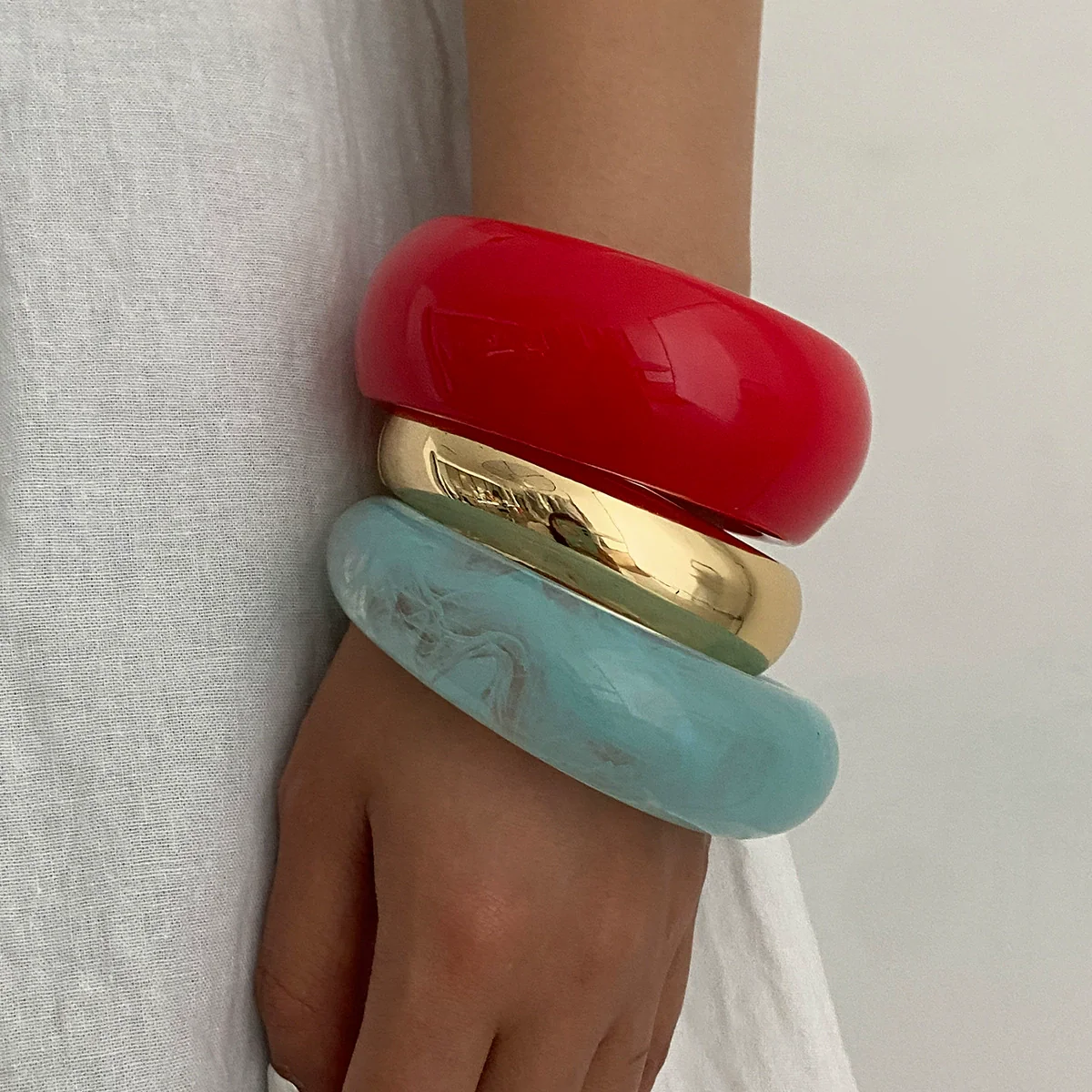 Gradient Acrylic Resin Wide Smooth Exaggerated Personality Geometric Electroplated Bracelet - Image 2