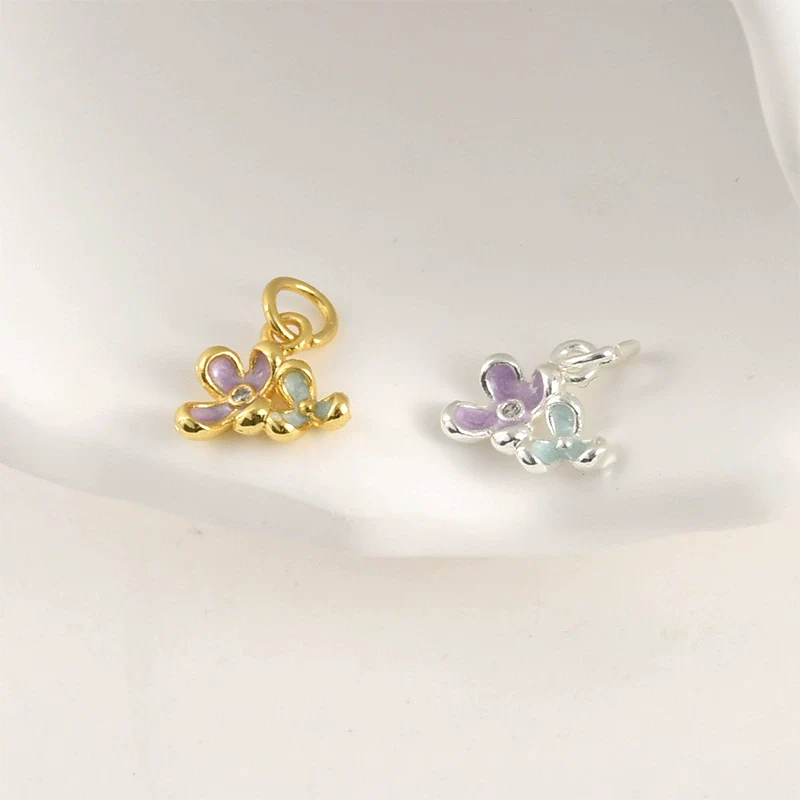 Jewelry Accessories Copper Small Flower Pendant Electroplated With Strong Color Retention - Image 3