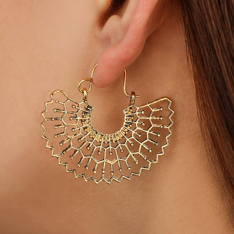 Jewelry Alloy Electroplating Geometric Semicircular Cshaped Fanshaped Earrings With Spider Web Pattern - Image 3