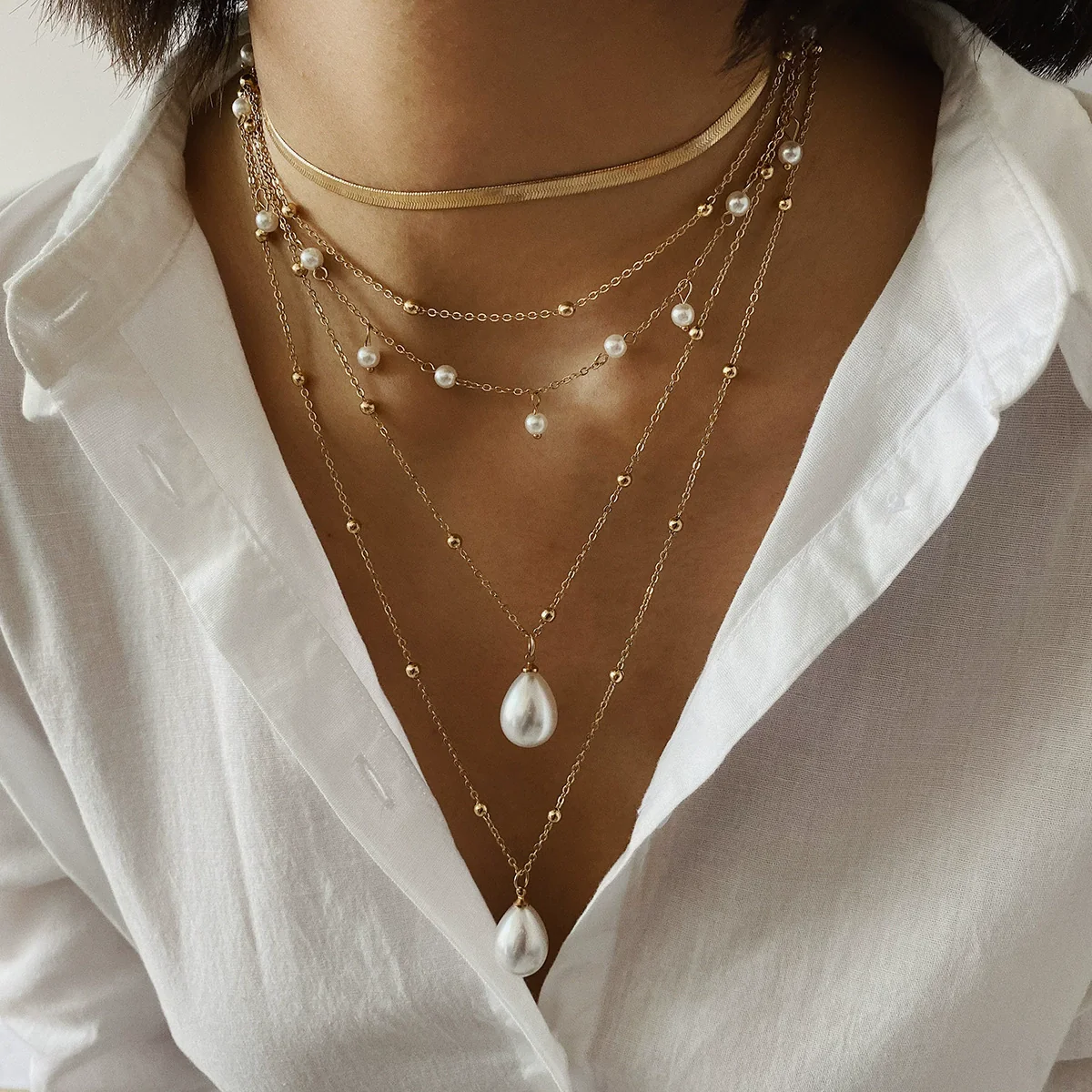 Jewelry Alloy Exaggerated Portrait Coin Multielement Retro Relief Flower Plate Imitation Pearl Geometric Ochain Electroplated Necklace For Women - Image 2