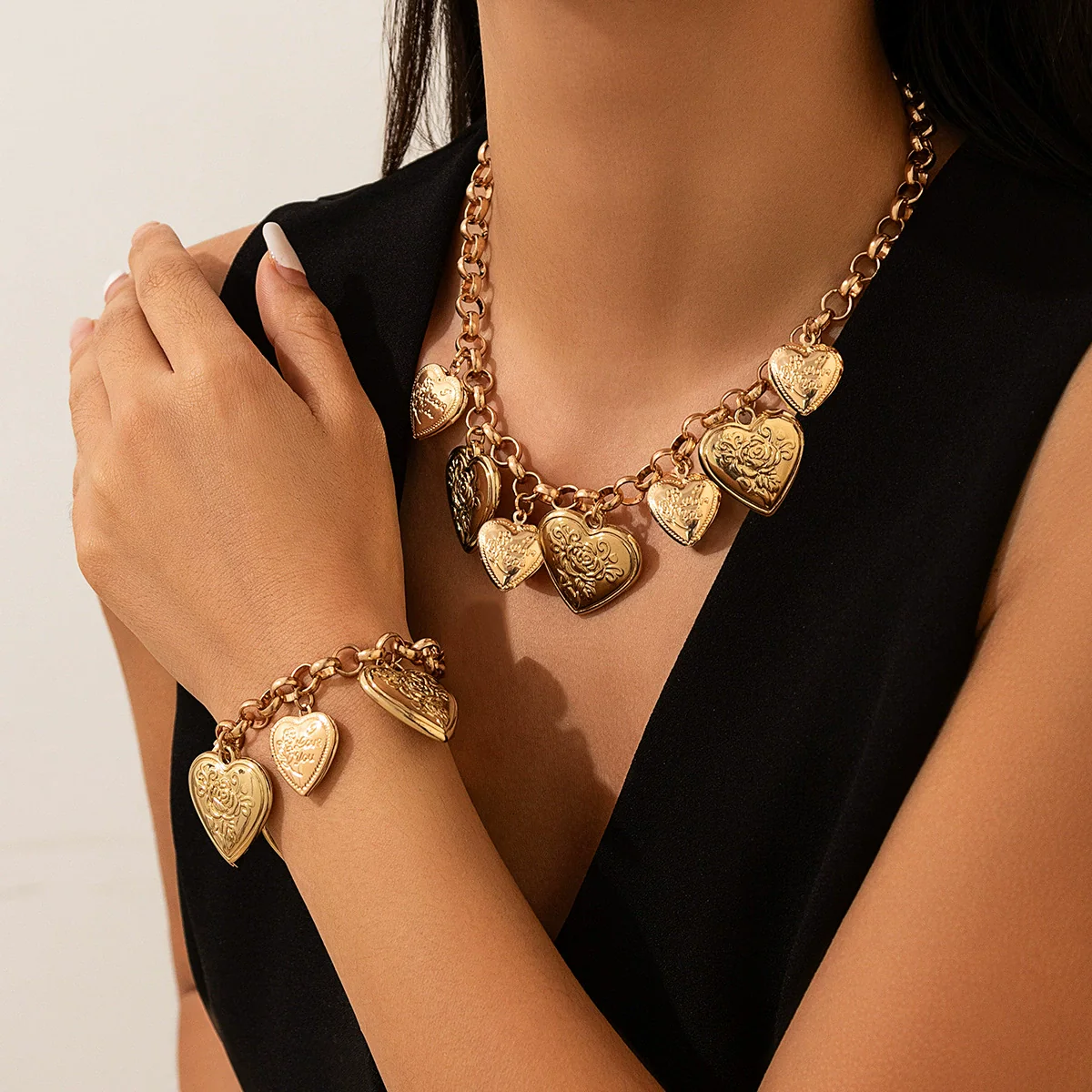Jewelry Alloy Heart Shape Exaggerated Electroplated Clavicle Chain Necklace - Image 3