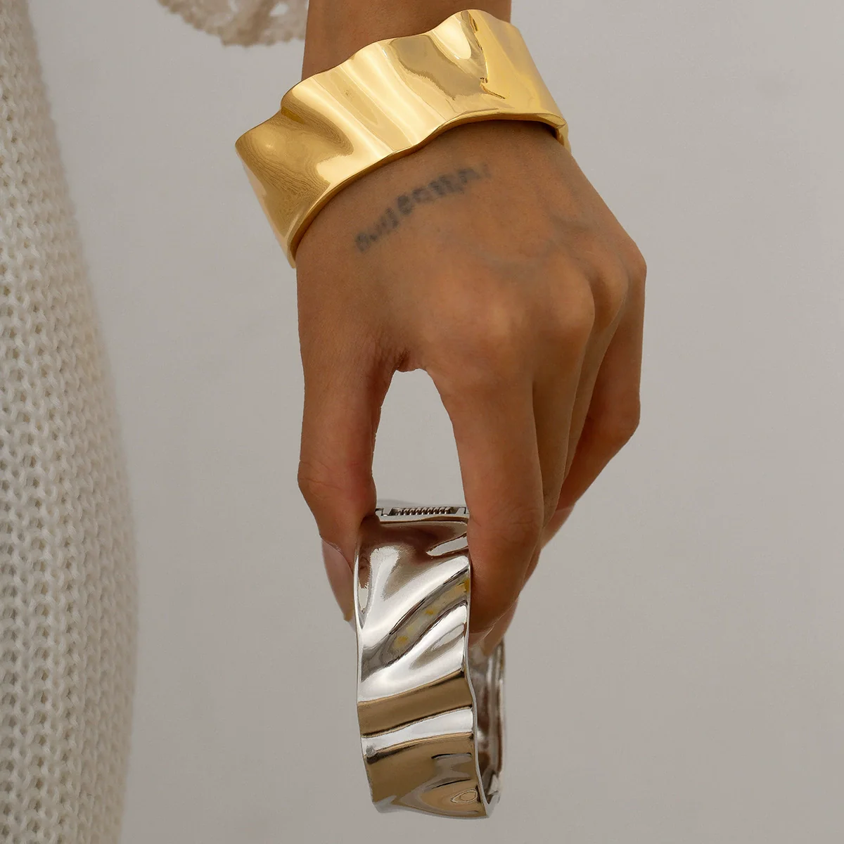 Jewelry Alloy Highend Irregular Bracelet Electroplating - Image 3