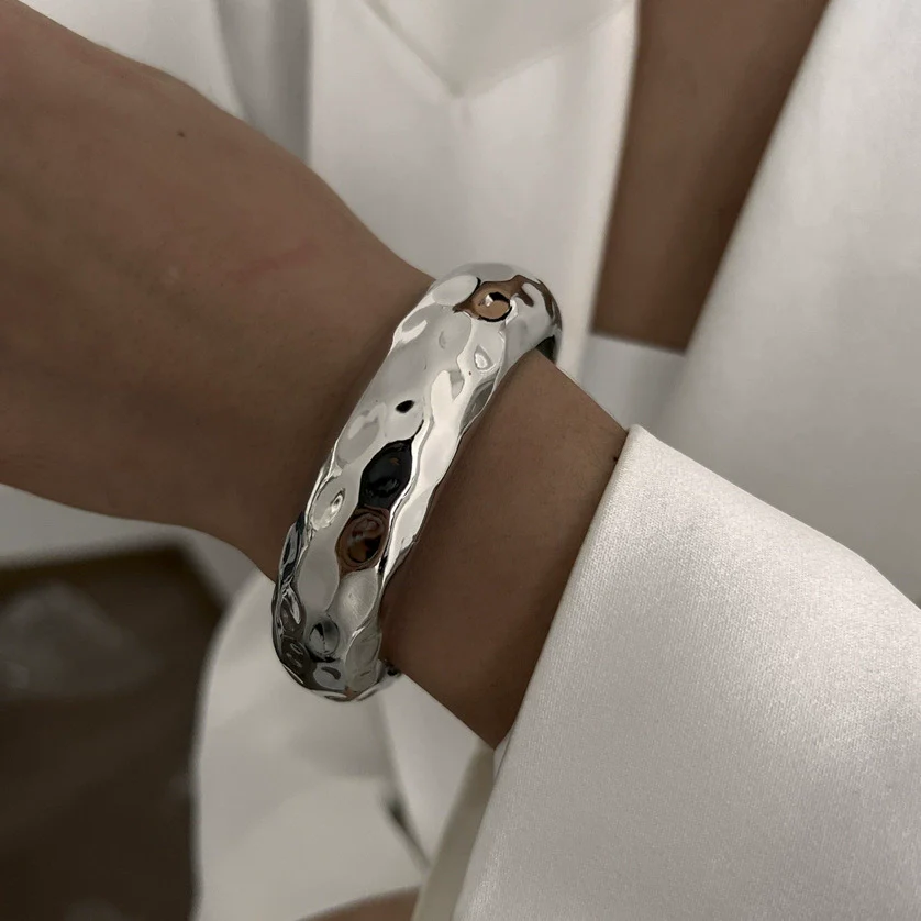 Jewelry Alloy Highend Irregular Round Spring Bracelet With Electroplating - Image 2
