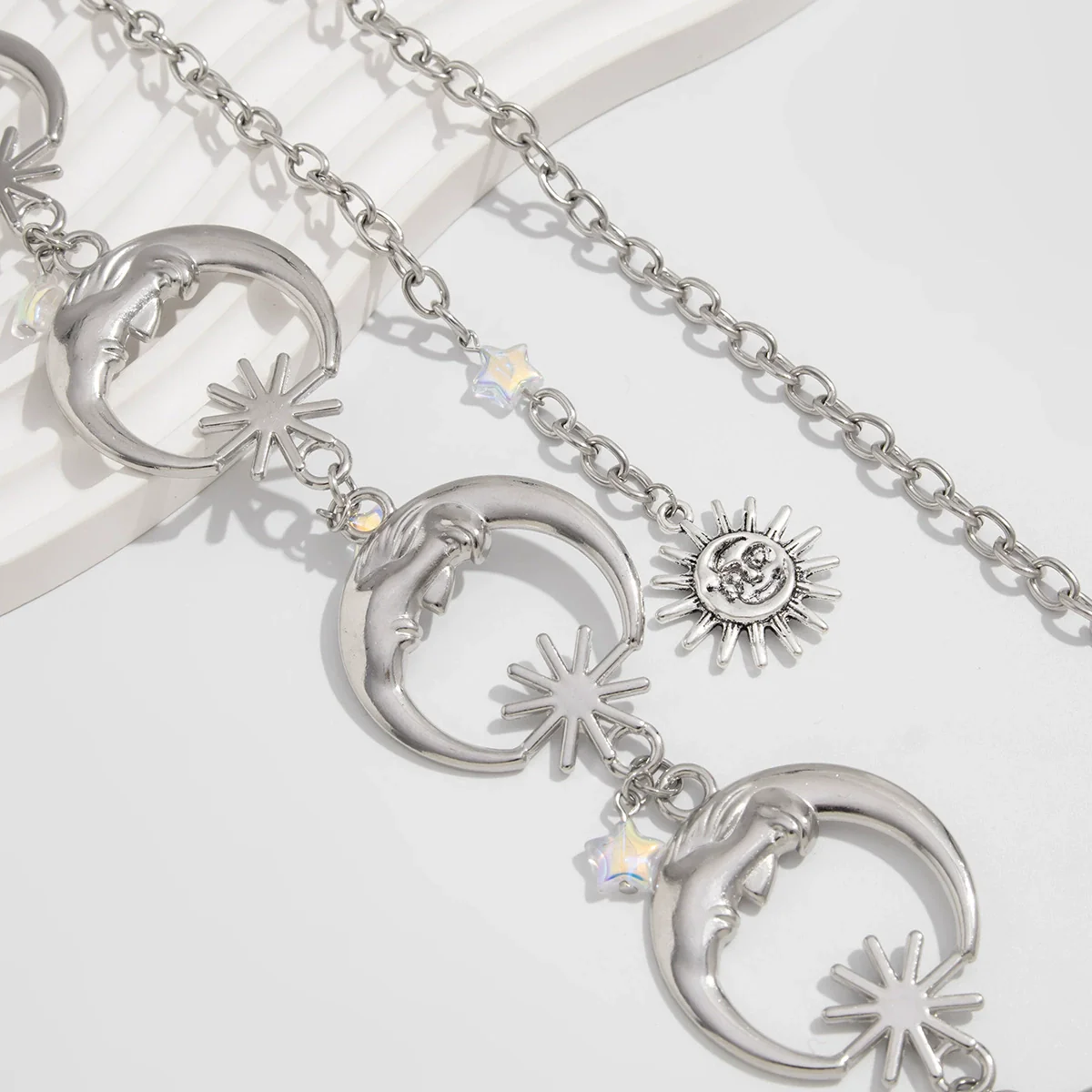 Jewelry Alloy Hollow Love Crescent Waist Chain Retro Style - Image 4