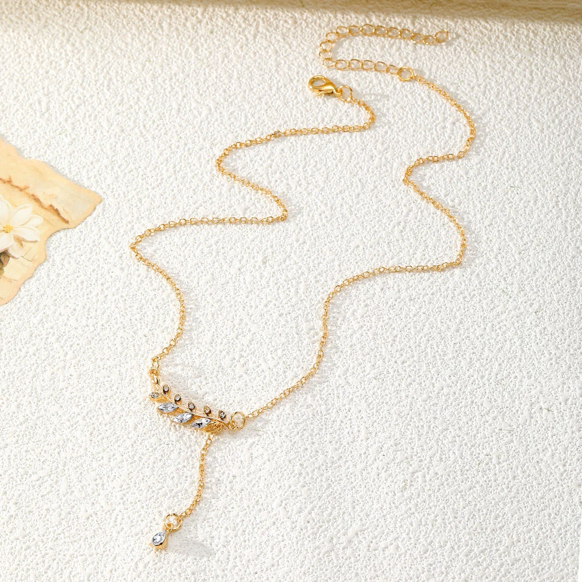 Jewelry Alloy Leaf Pendant O Chain Necklace Fashion Simple Women - Image 3