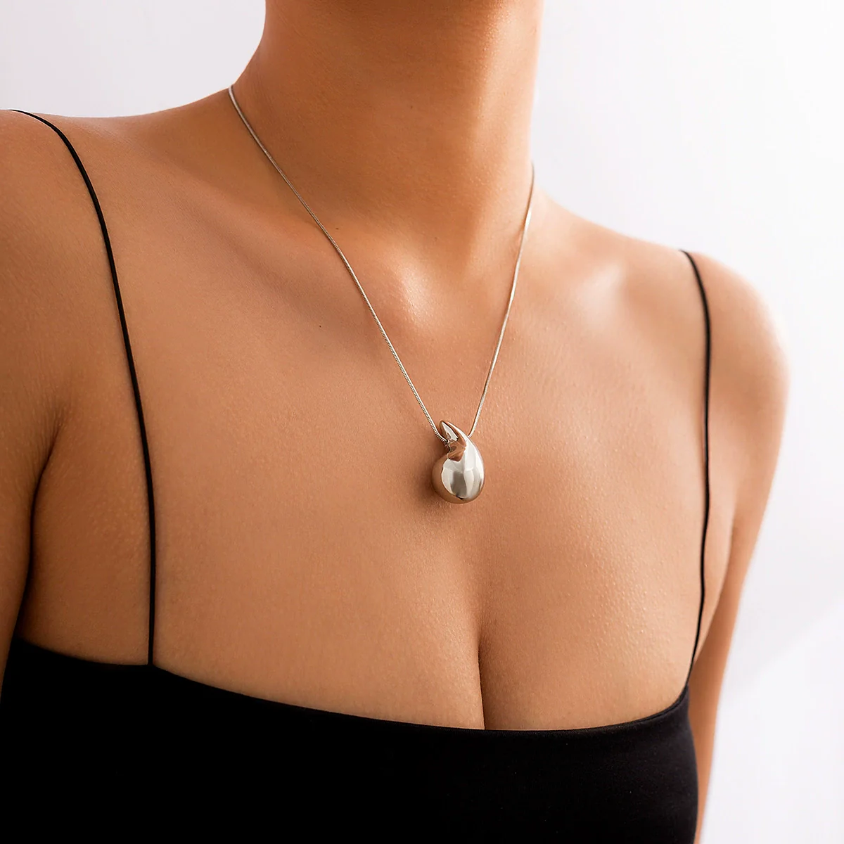 Jewelry Alloy Metal Geometric Teardrop Pendant Snake Bone Chain Electroplated Punk Necklace For Women - Image 7