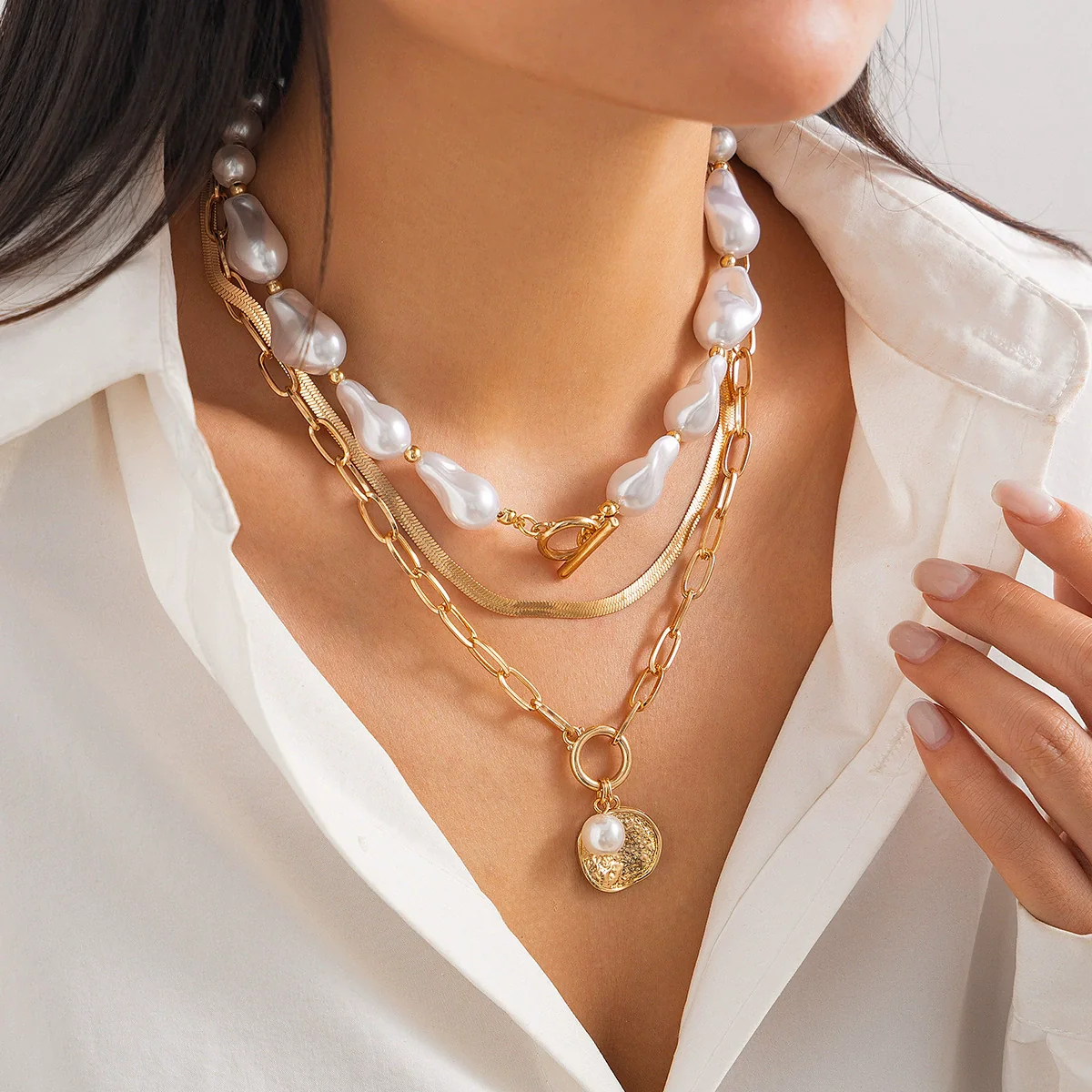 Jewelry Baroque Shaped Imitation Pearl And Alloy Clavicle Chain With Geometric Pendant Electroplated Multilayer Necklace - Image 2