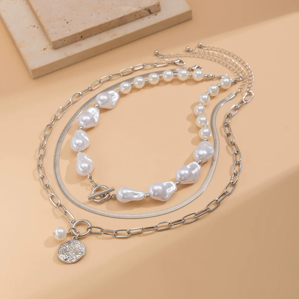 Jewelry Baroque Shaped Imitation Pearl And Alloy Clavicle Chain With Geometric Pendant Electroplated Multilayer Necklace - Image 4