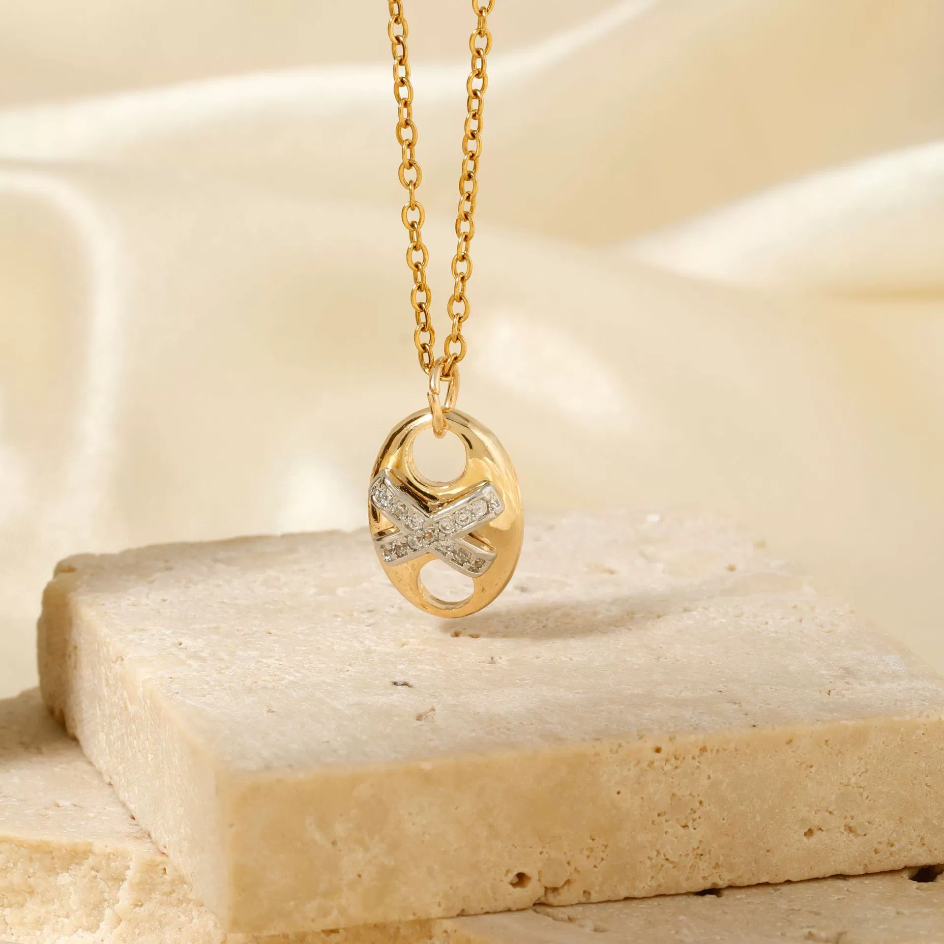 Jewelry Copper Geometric Pendant Necklace Electroplating Luxury Niche Design - Image 4