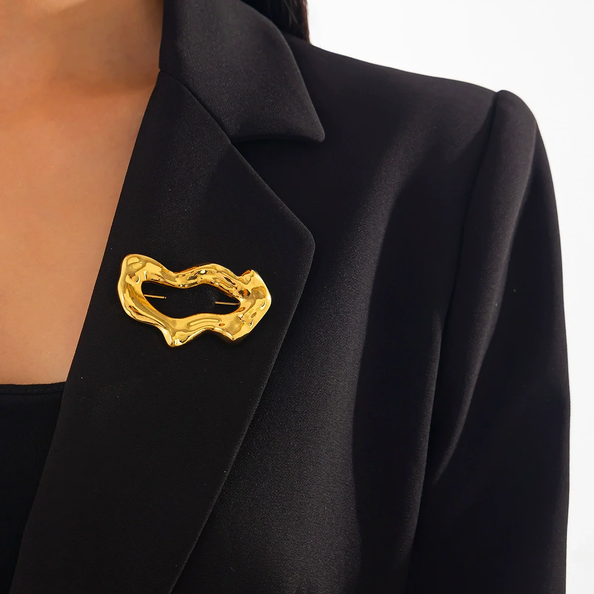 Jewelry Hollow Irregular Alloy Brooch With Hemp Pattern Electroplating And Minimalist Style - Image 10