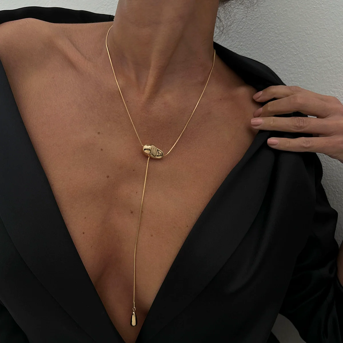 Jewelry Iron Chain Alloy Pendant Geometric Square Snake Style Electroplated Clavicle Chain - Image 2