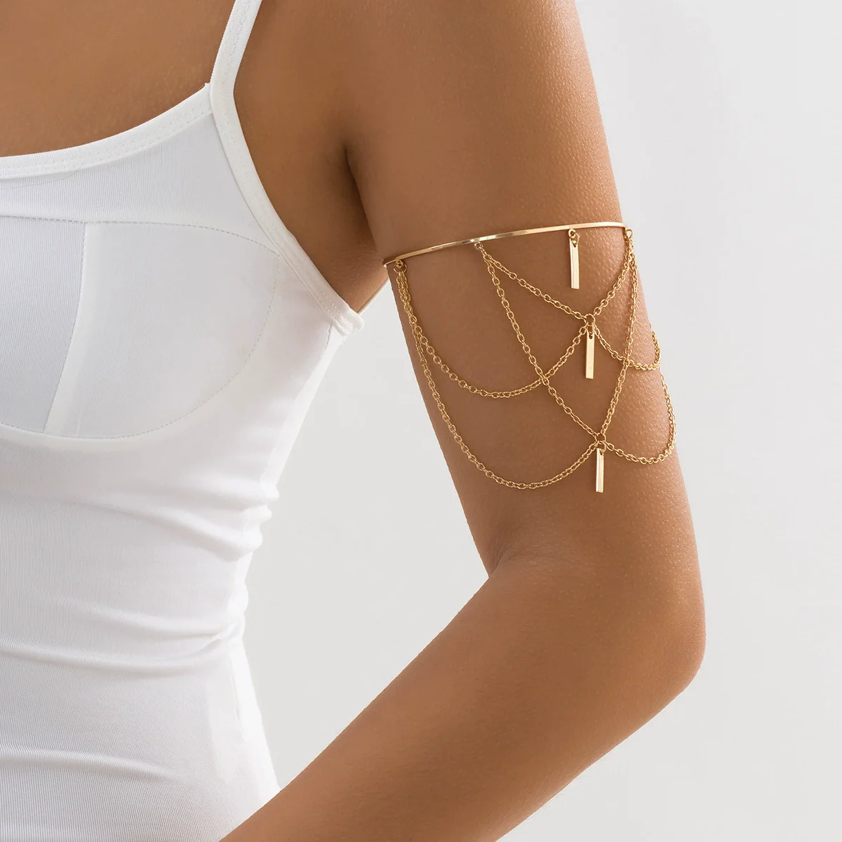 Jewelry Punk Metal Arm Ring With Hanging Chain Tassel And Electroplating Treatment