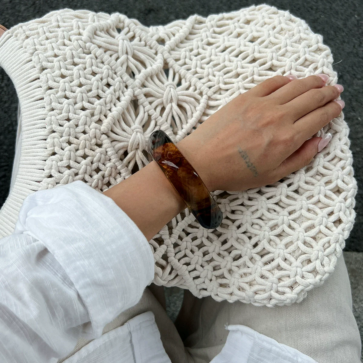 Jewelry Resin Wide Bracelet French Retro Geometric Round Curved Handmade For Women - Image 8