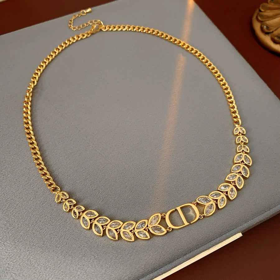 Jewelry Set Alloy And Copper Electroplated Flowers Pendant Clavicle Chain Light Luxury Style For Women - Image 7