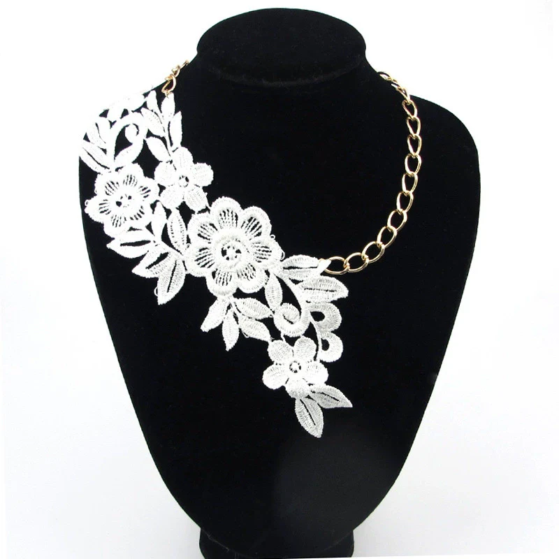Jewelry Women's Clavicle Chain Alloy Bone Chain With Flower Pattern Electroplated - Image 6