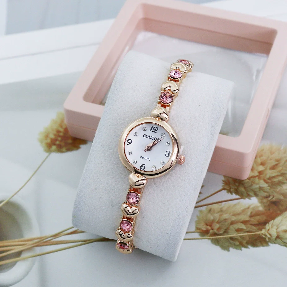 Ladies Alloy Bracelet Watch With Round Dial Casual Style